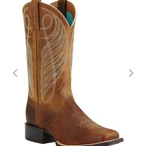 Brown Ariat cowgirl boots size 8.5
